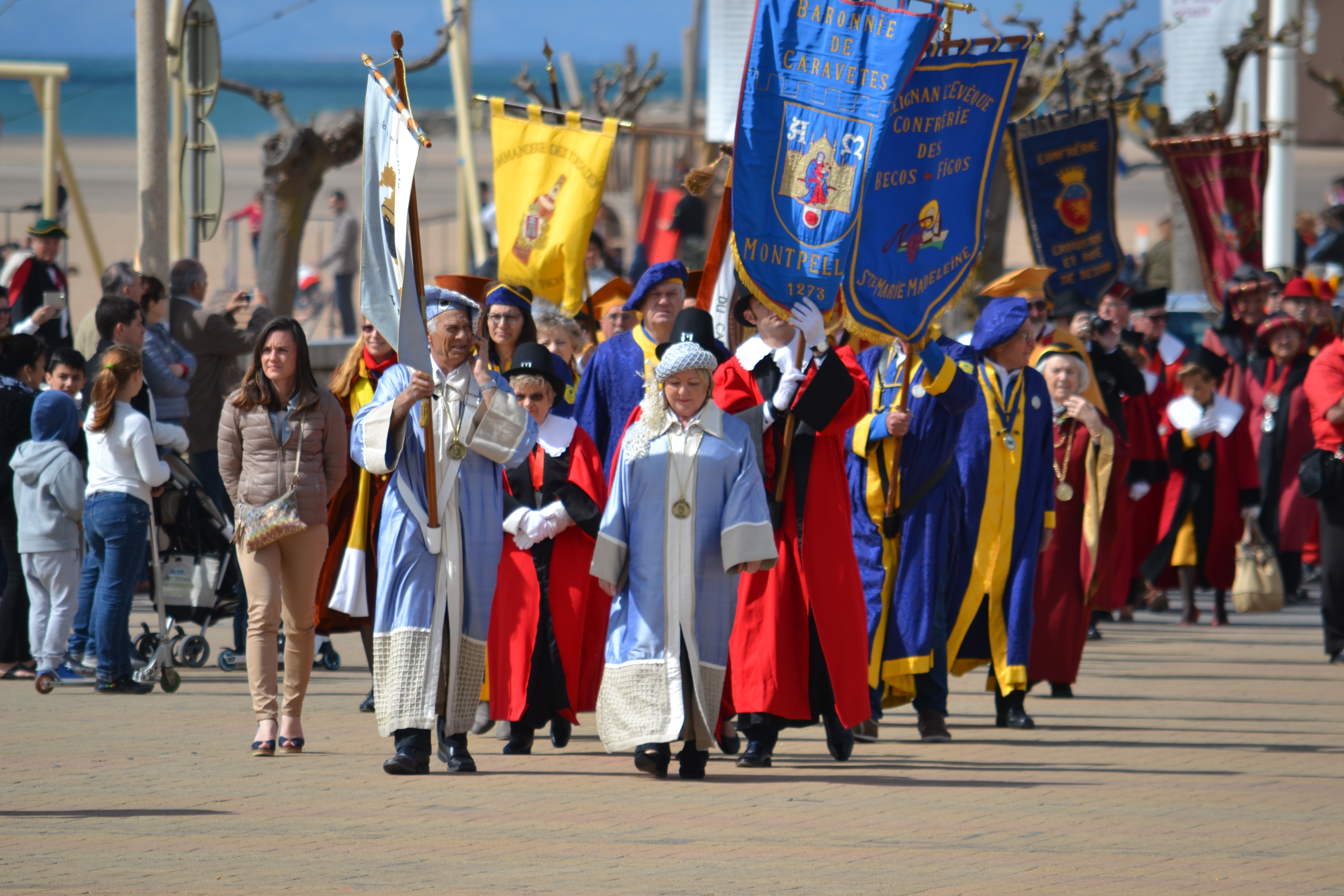 Arrivée des confréries au théâtre de la mer 2017 